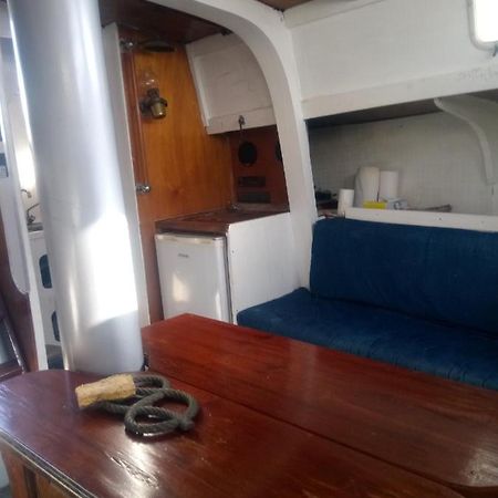 Bateau En Ville Saint-Tropez Buitenkant foto